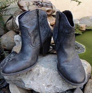 Low Floral Design Boots